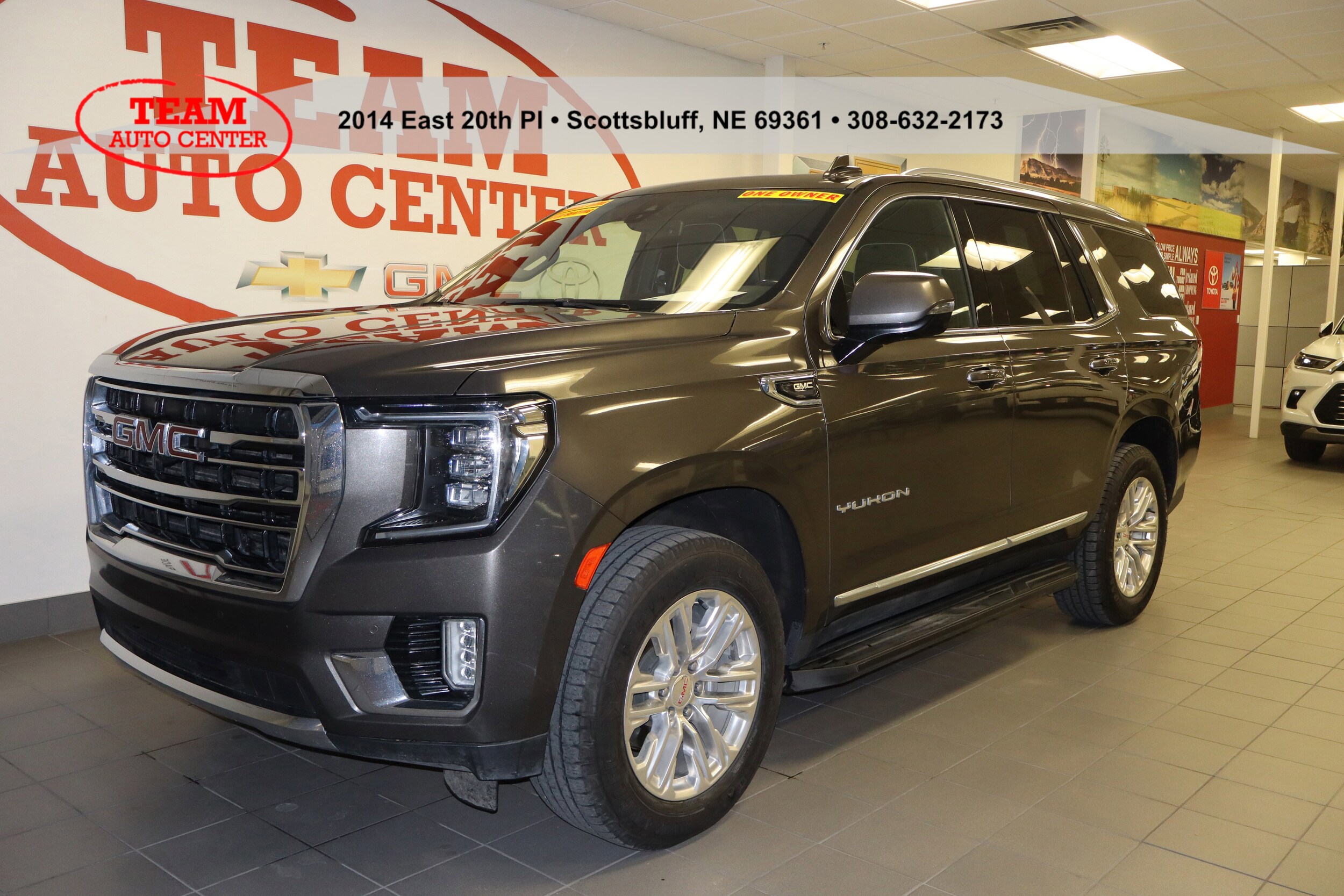 2021 Gmc Yukon SLT photo 2