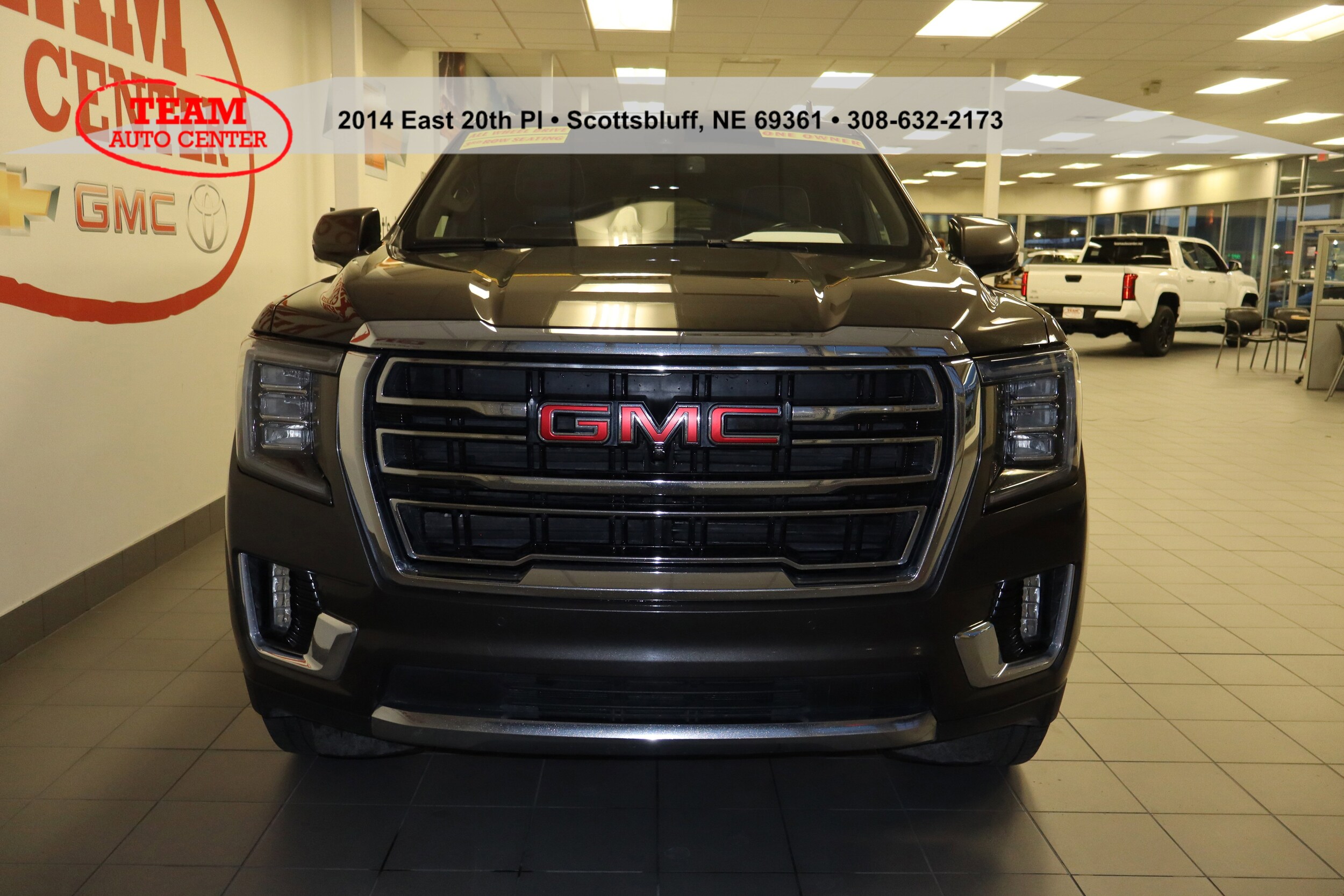 2021 Gmc Yukon SLT photo 3