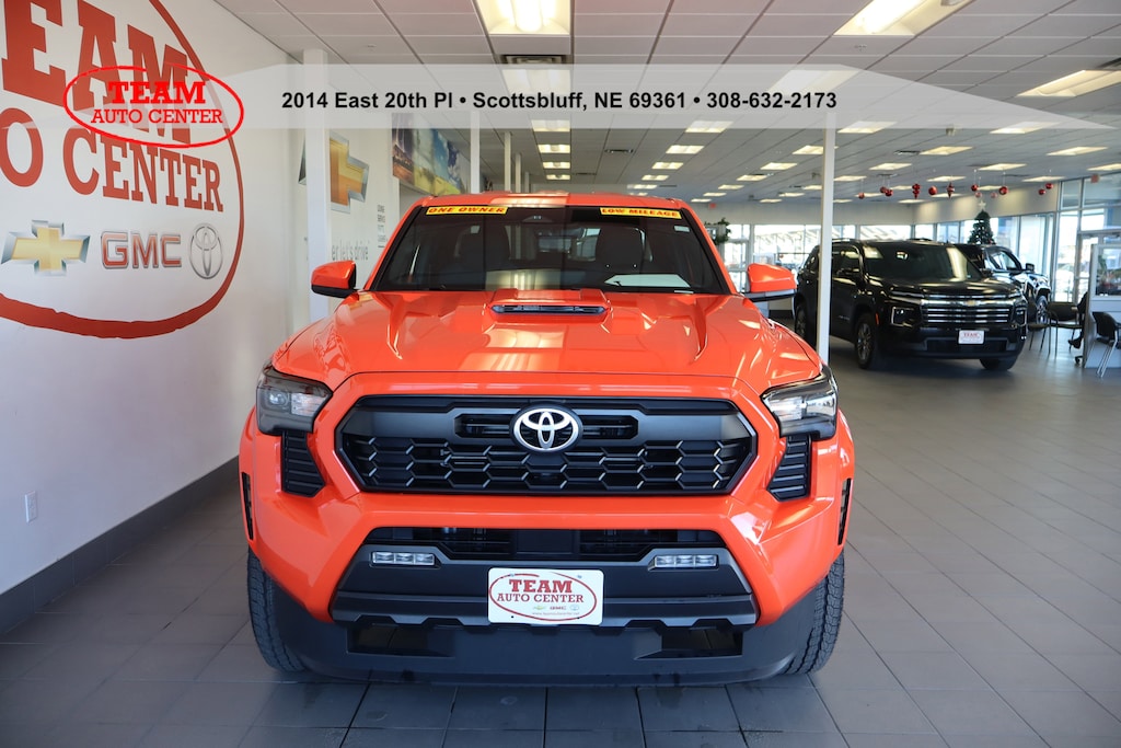 Used 2024 Toyota Tacoma 4WD SR5 Crew Cab Pickup