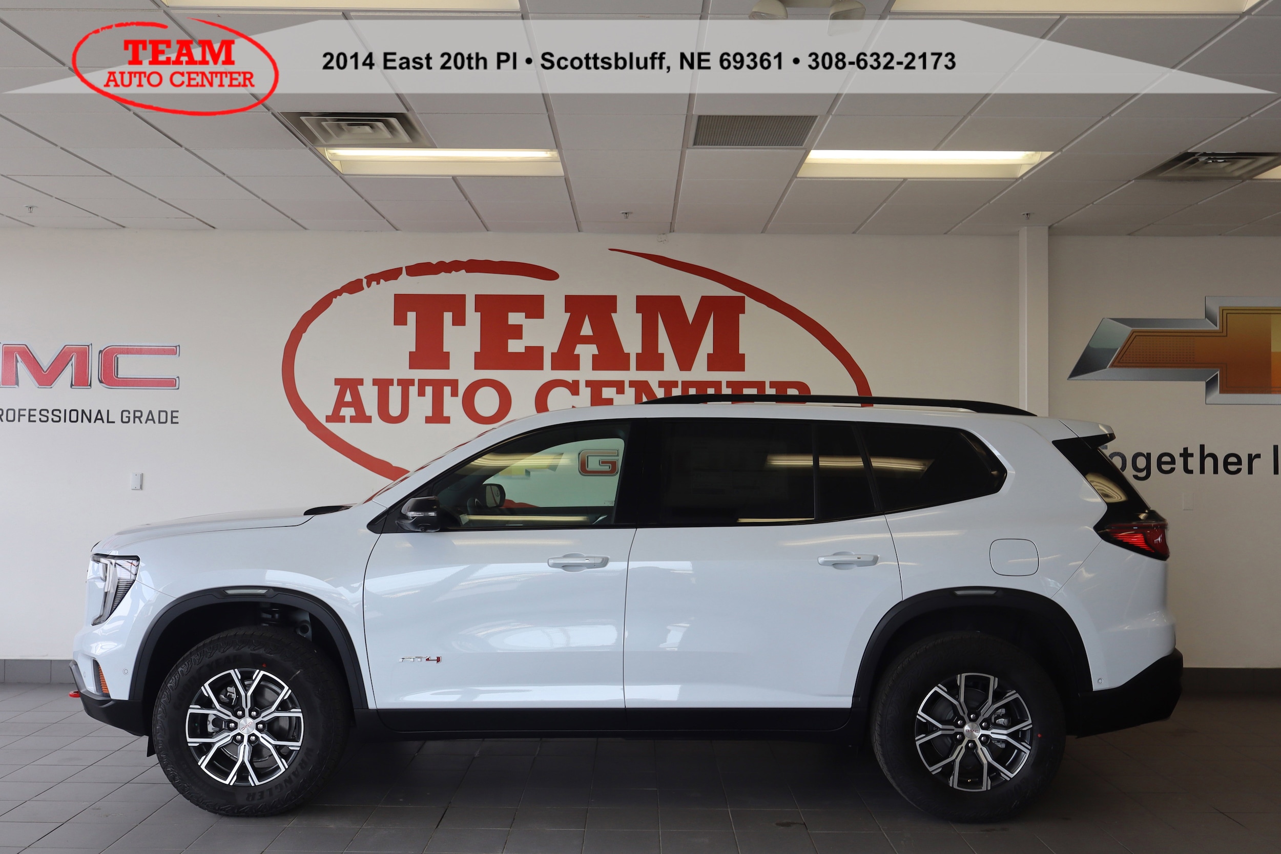 2026 GMC Acadia AT4 AWD's photo