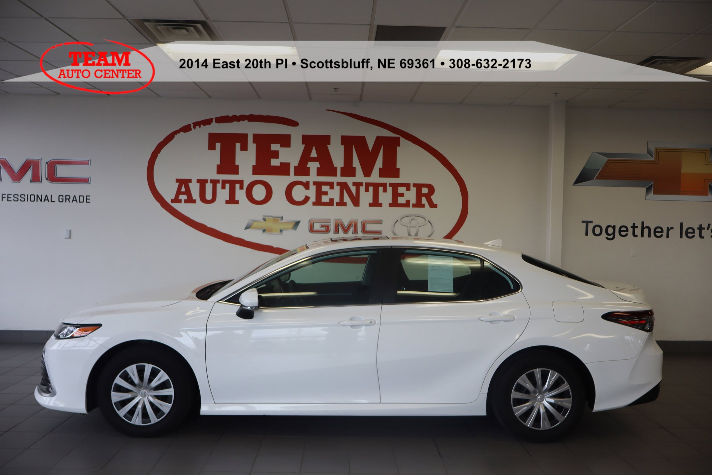 2022 Toyota Camry LE's photo