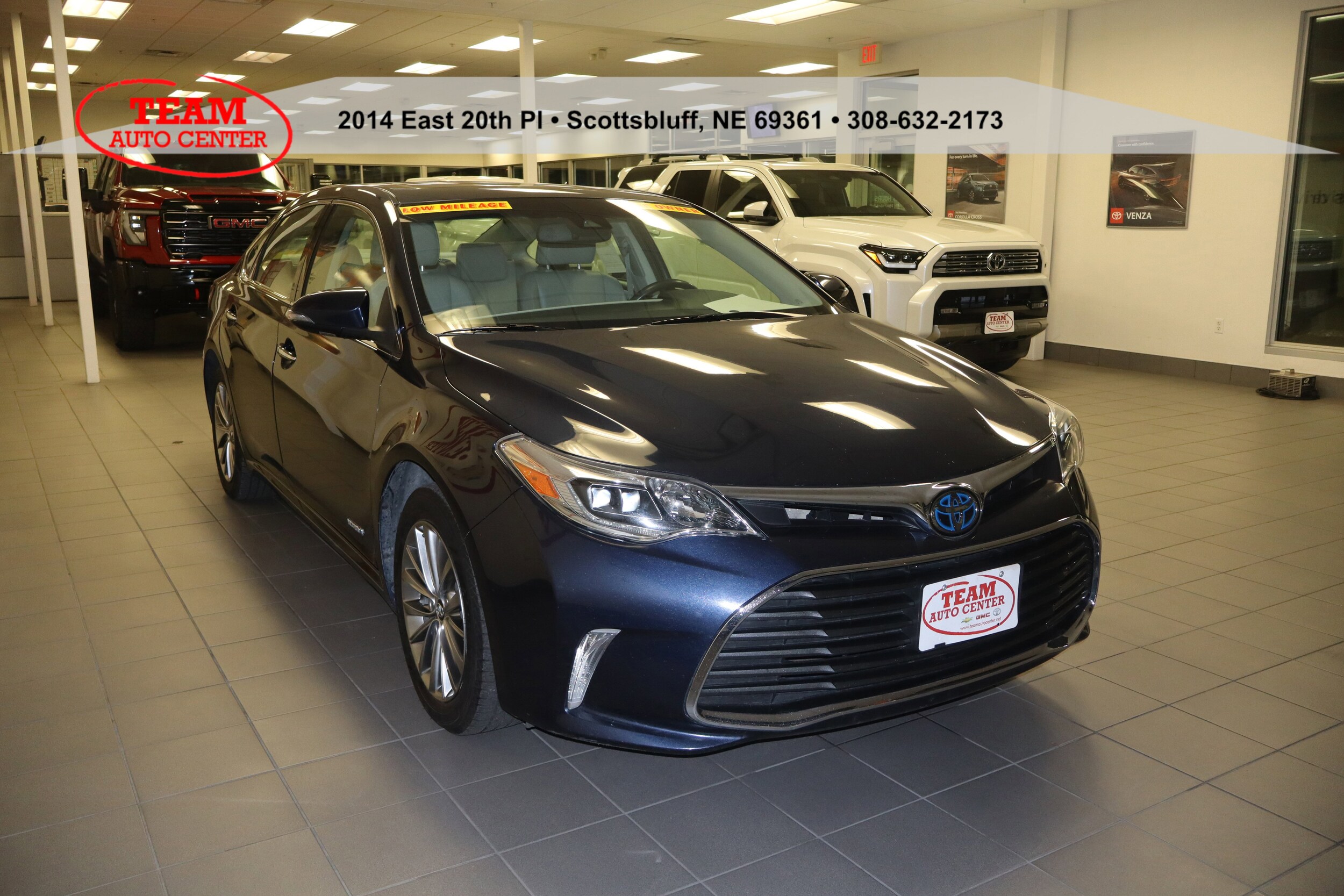 2016 Toyota Avalon Hybrid XLE Premium photo 4