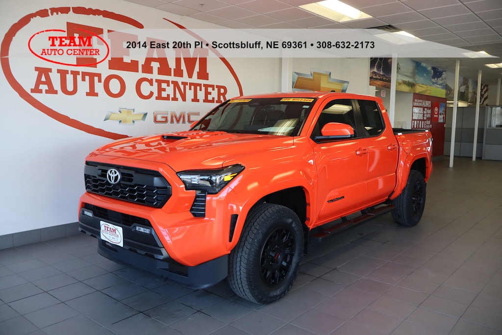 Used 2024 Toyota Tacoma 4WD SR5 Crew Cab Pickup