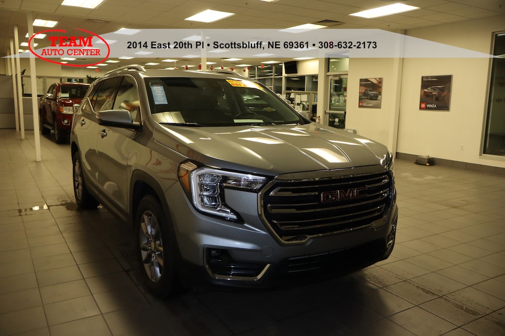 Used 2024 GMC Terrain SLT Sport Utility