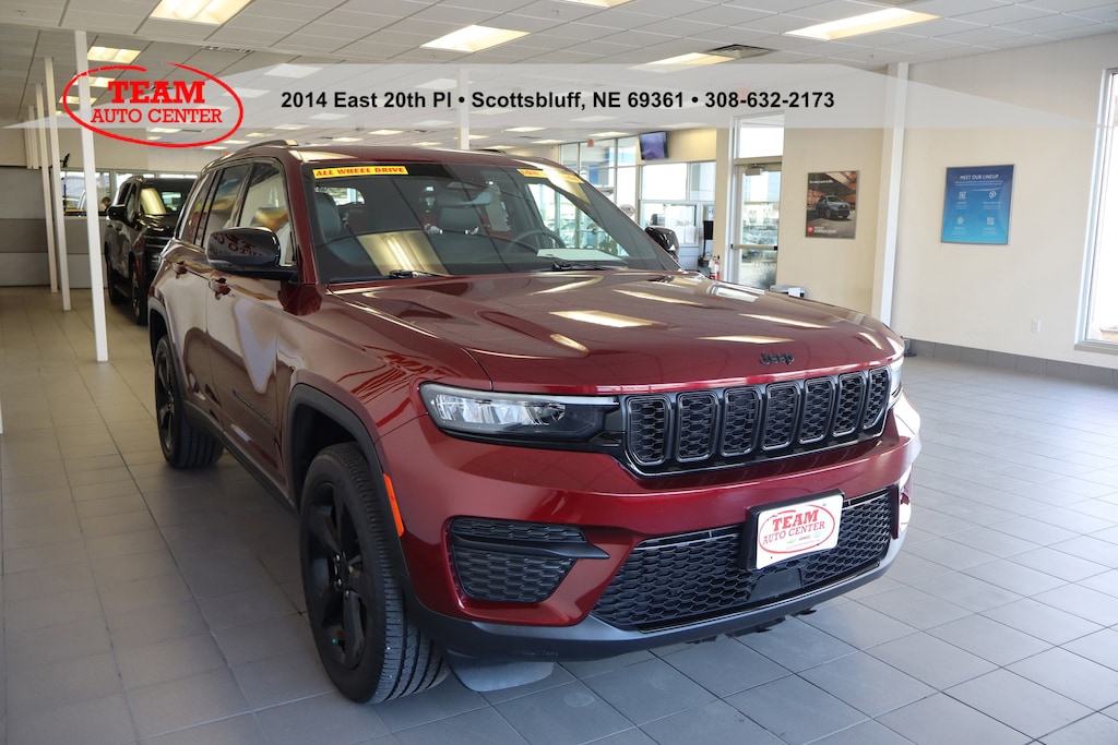 Used 2023 Jeep Grand Cherokee Altitude Sport Utility