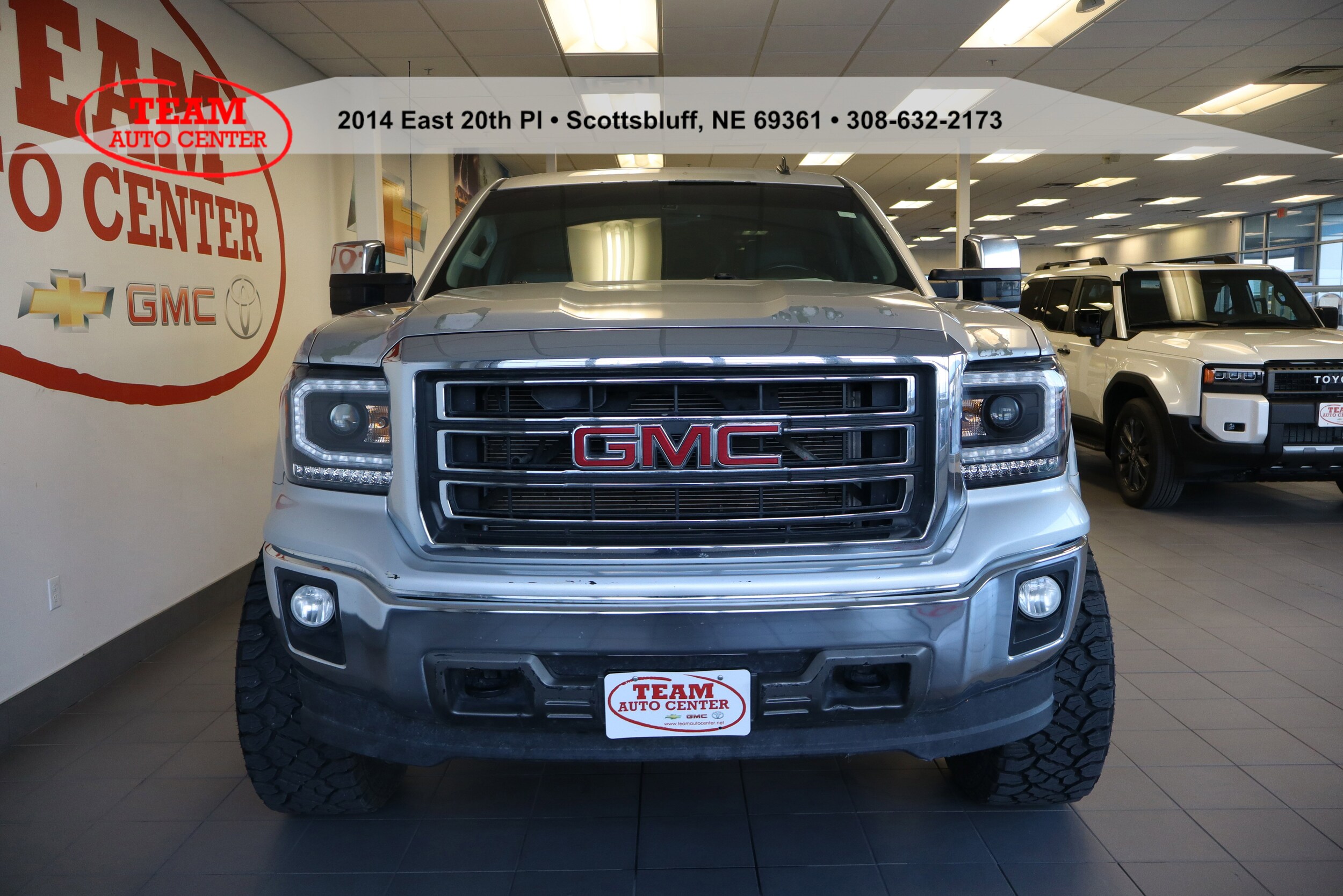 2014 Gmc Sierra 1500 SLT photo 2