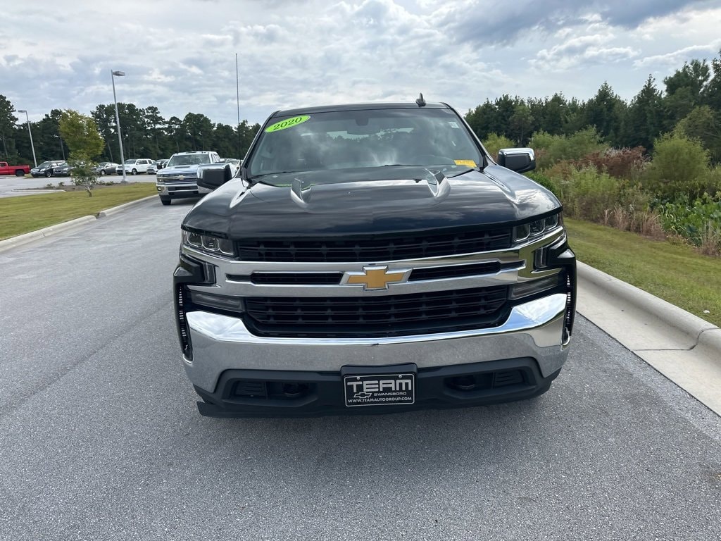 Used 2020 Chevrolet Silverado 1500 LT with VIN 1GCUYDED4LZ200845 for sale in Swansboro, NC