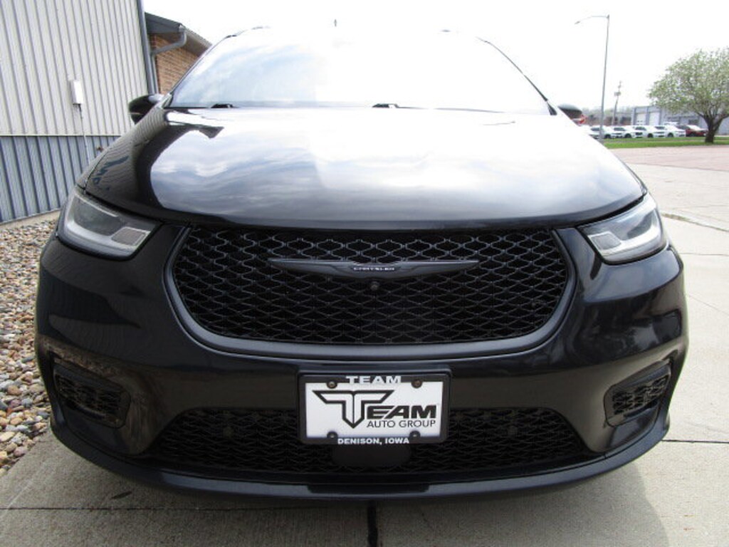 Used 2022 Chrysler Pacifica Limited Van Passenger Van