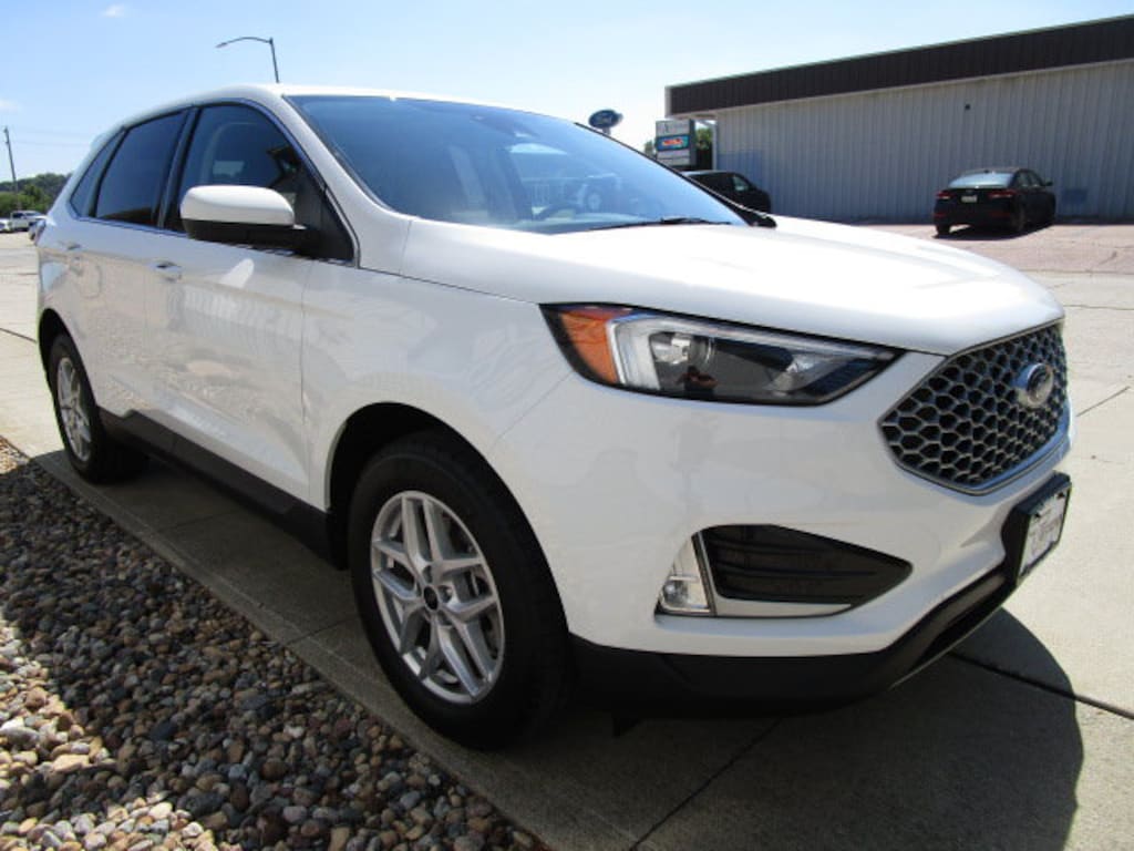 Used 2024 Ford Edge SUV