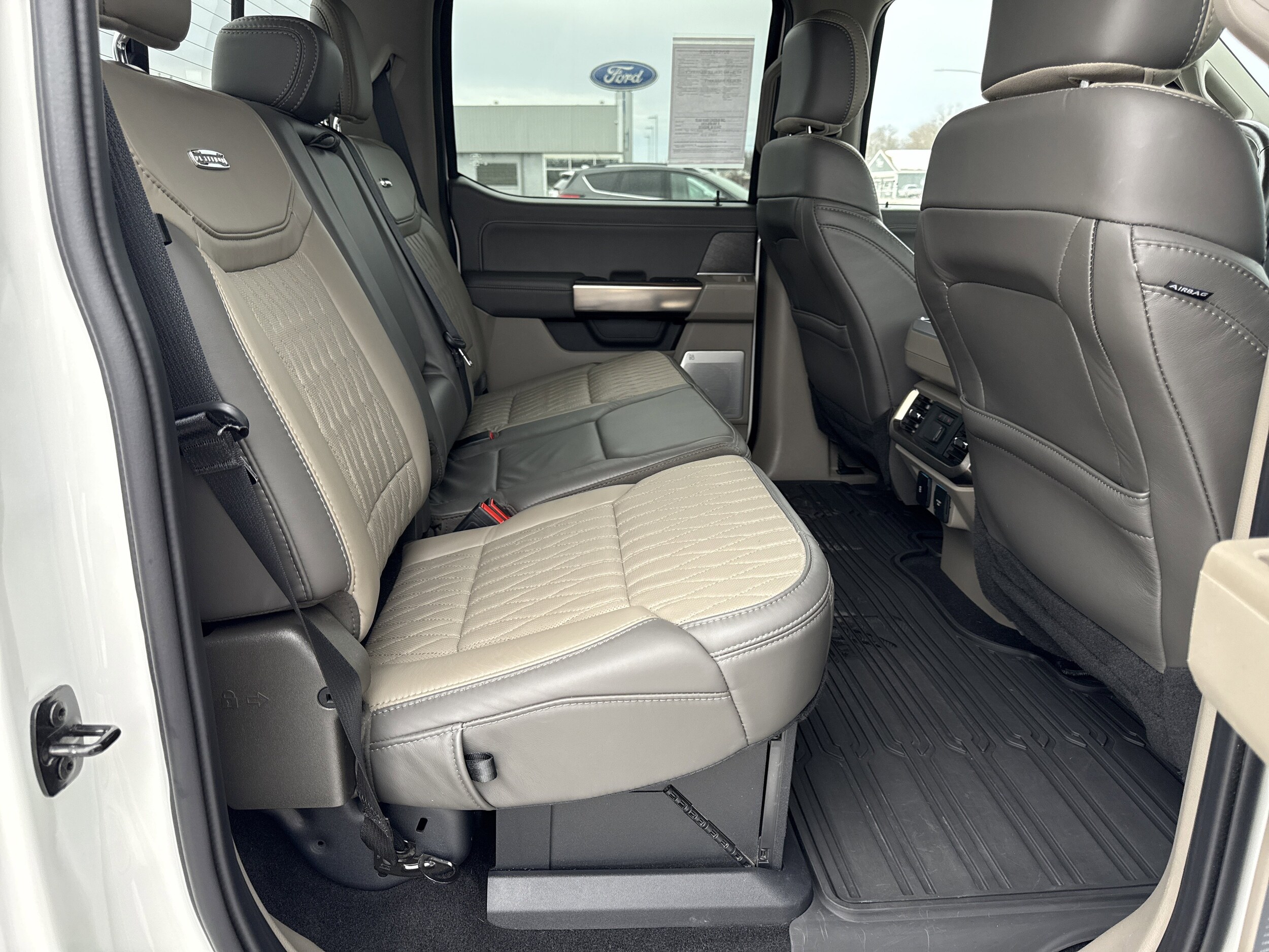 2024 Ford F-150 Platinum - Photo 30