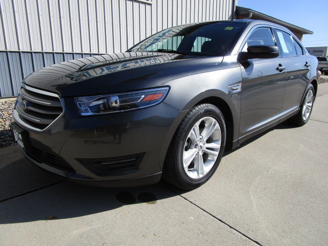2018 Ford Taurus SEL Sedan