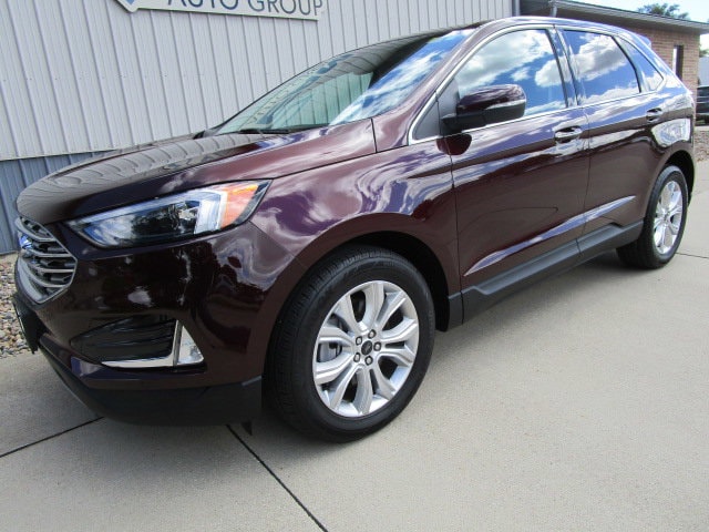 2024 Ford Edge Titanium's photo