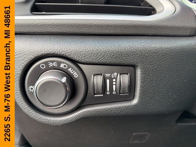 2026 Chrysler Voyager LX - Photo 25