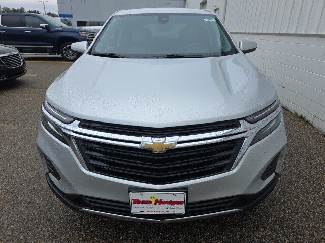 2022 Chevrolet Equinox LT photo 2