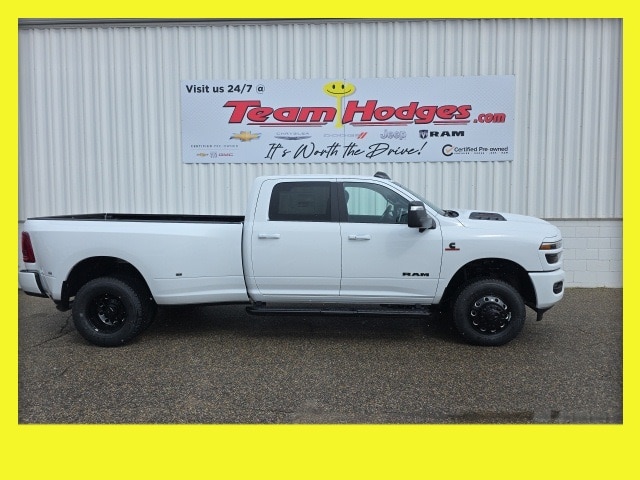 2025 Ram 3500 LARAMIE CREW CAB 4X4 8' BOX