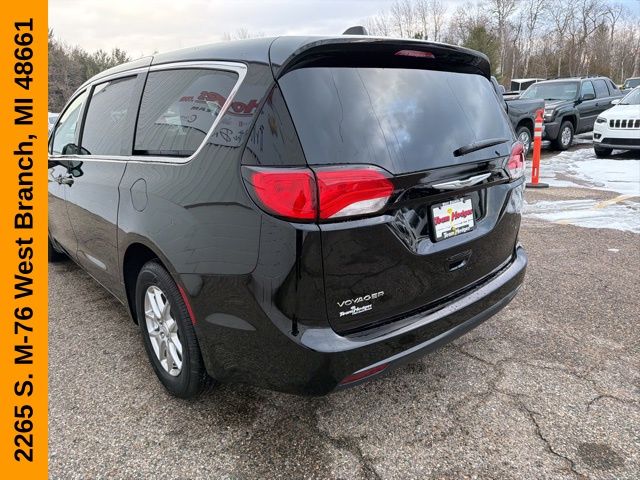 2026 Chrysler Voyager LX - Photo 7