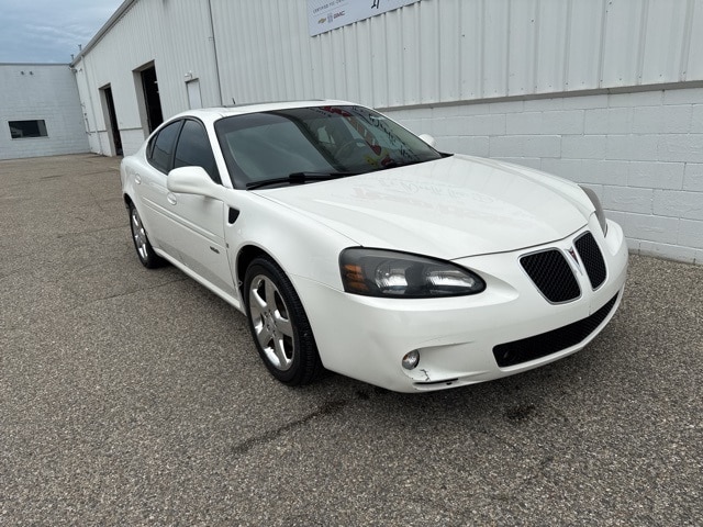 Used 2008 Pontiac Grand Prix GXP with VIN 2G2WC55C981118120 for sale in West Branch, MI