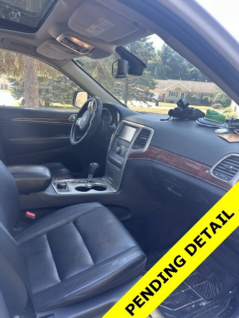 2011 Jeep Grand Cherokee Limited photo 2