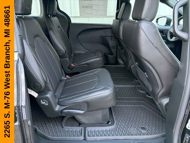 2026 Chrysler Voyager LX - Photo 34