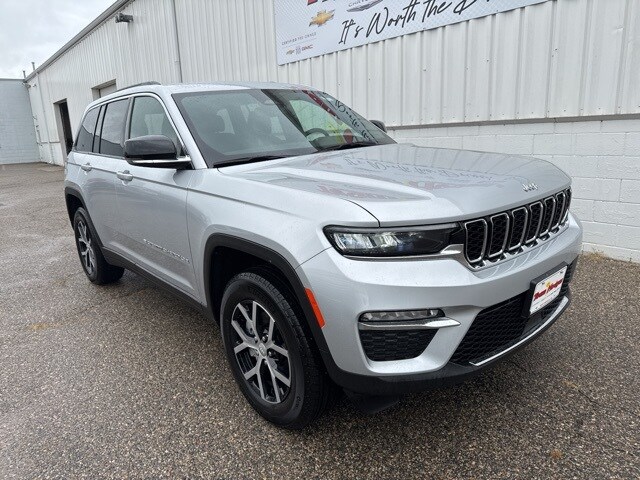 2024 Jeep Grand Cherokee Limited photo 2