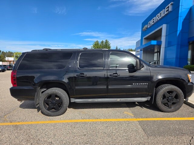 2012 Chevrolet Suburban 2500 LT photo 2