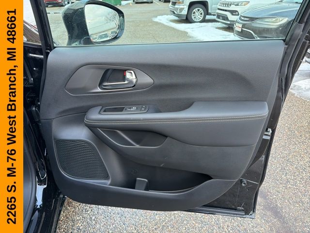 2026 Chrysler Voyager LX - Photo 38