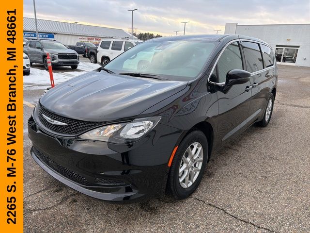 2026 Chrysler Voyager LX - Photo 6