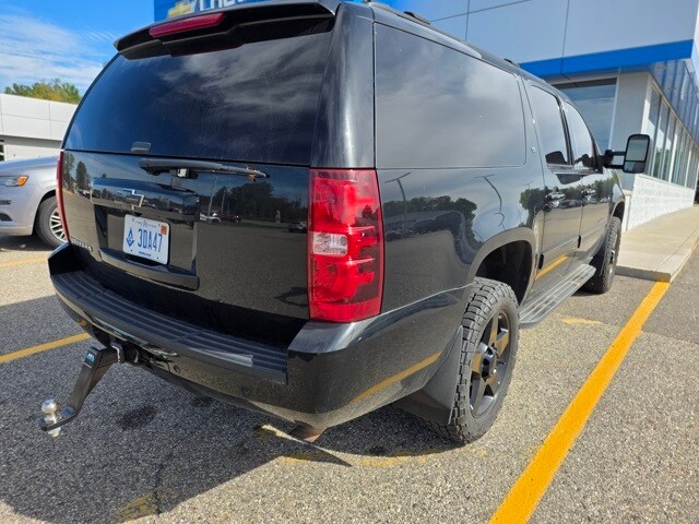 2012 Chevrolet Suburban 2500 LT photo 3