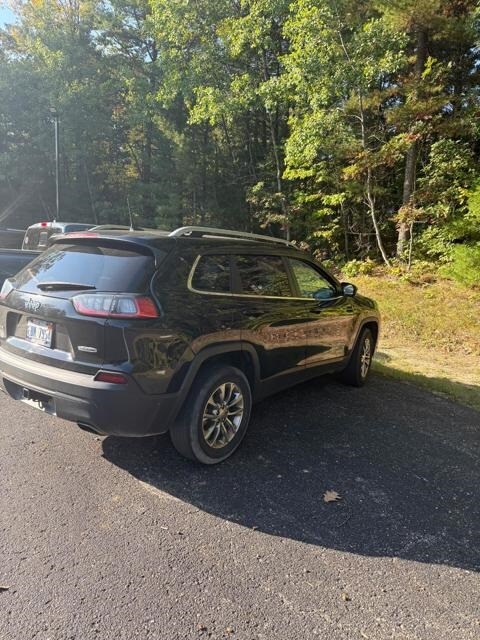 2019 Jeep Cherokee Latitude photo 2