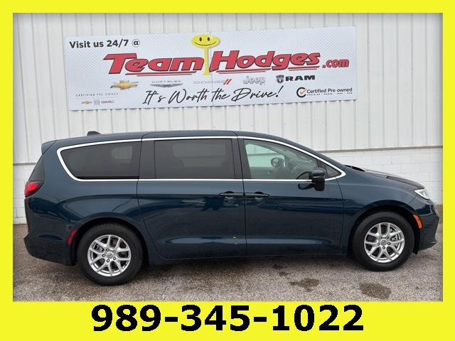 2023 Chrysler Pacifica Van Passenger Van 