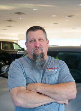 Staff member Curtis Dean from ID_b4f48589f944