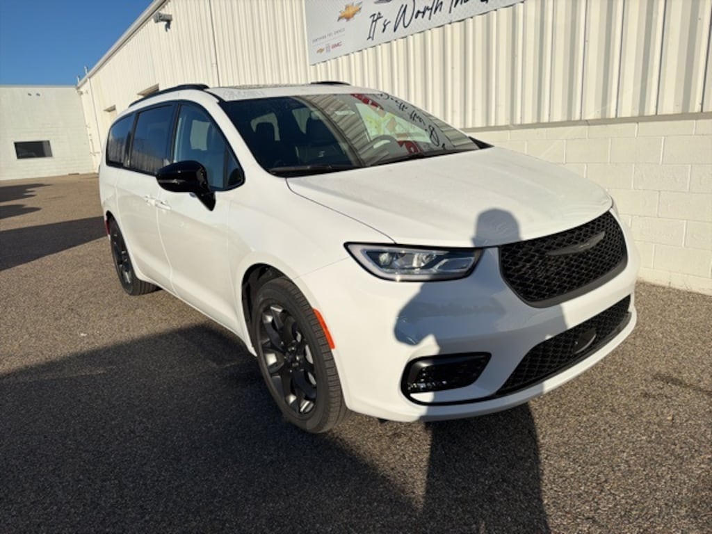 New 2026 Chrysler Pacifica LIMITED AWD Passenger Van