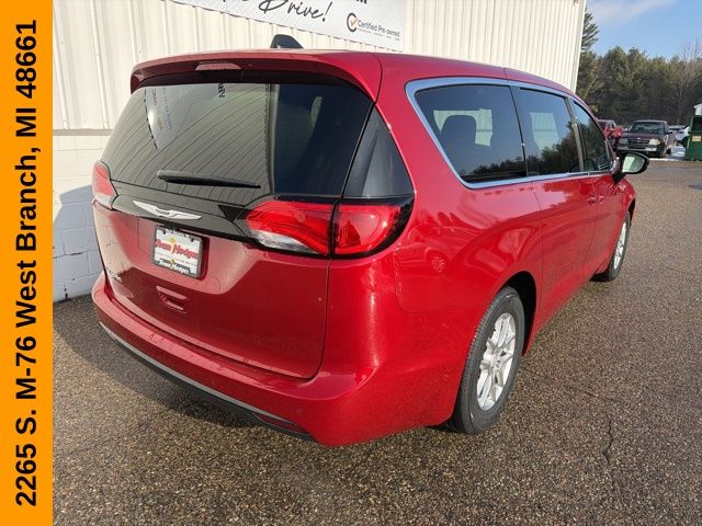 2026 Chrysler Voyager LX - Photo 9