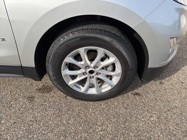 2020 Chevrolet Equinox LT photo 3