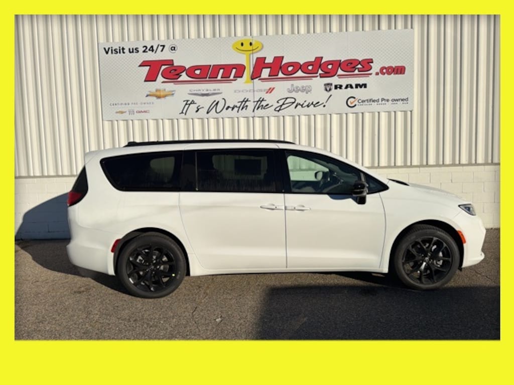 New 2026 Chrysler Pacifica LIMITED AWD Passenger Van