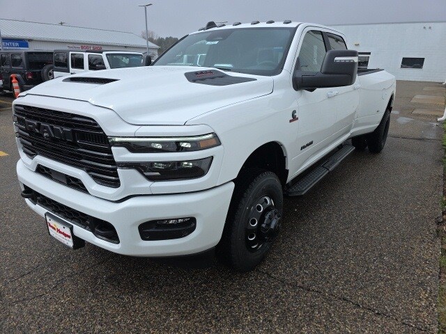 2025 Ram 3500 Laramie photo 4