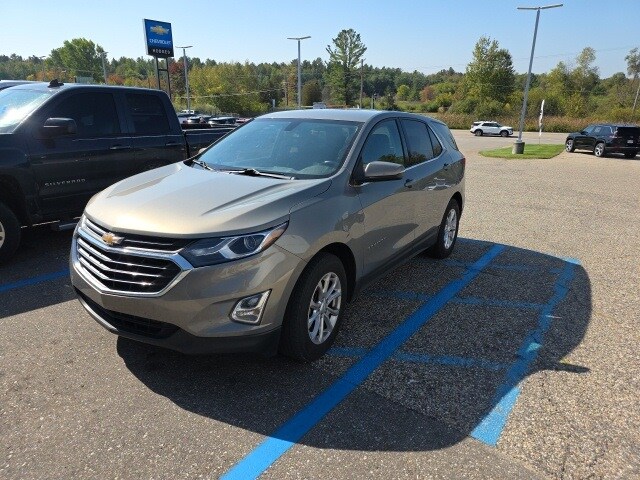 2019 Chevrolet Equinox LT photo 2