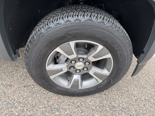 2020 Chevrolet Colorado Z71 photo 3