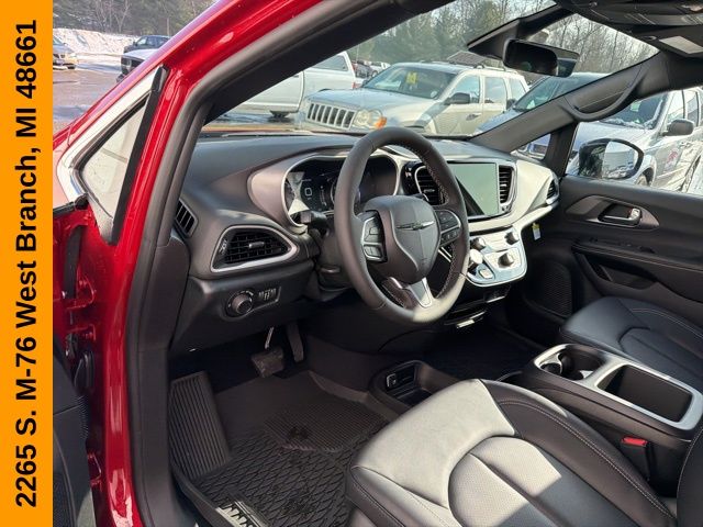 2026 Chrysler Voyager LX - Photo 13