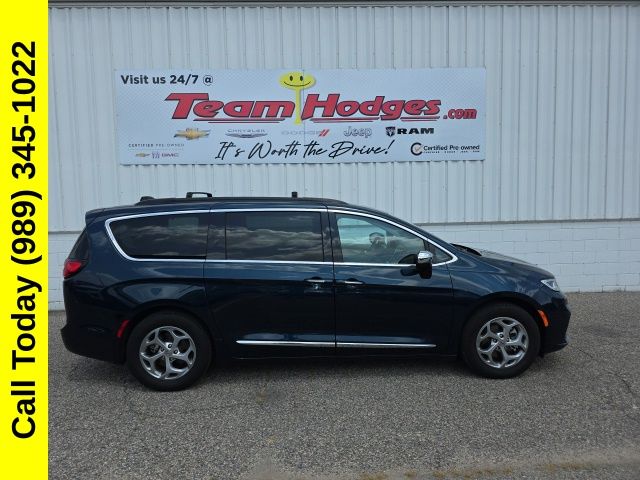 2023 Chrysler Pacifica Van Passenger Van 