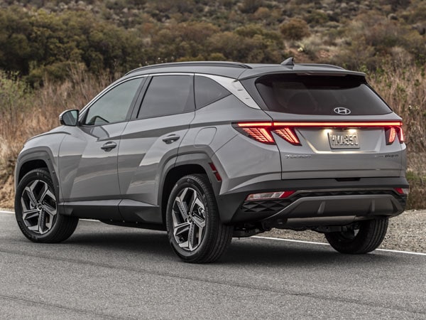 2022 Hyundai Tucson Plug-in Hybrid Rear Angle