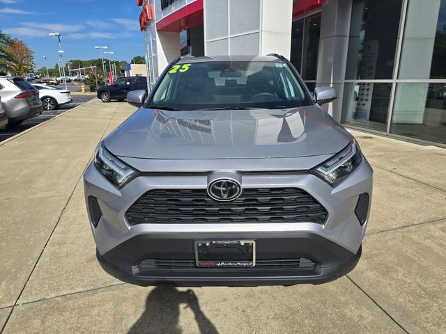 2025 Toyota RAV4 XLE photo 2