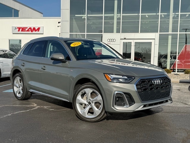 2023 Audi Q5 Premium Plus's photo