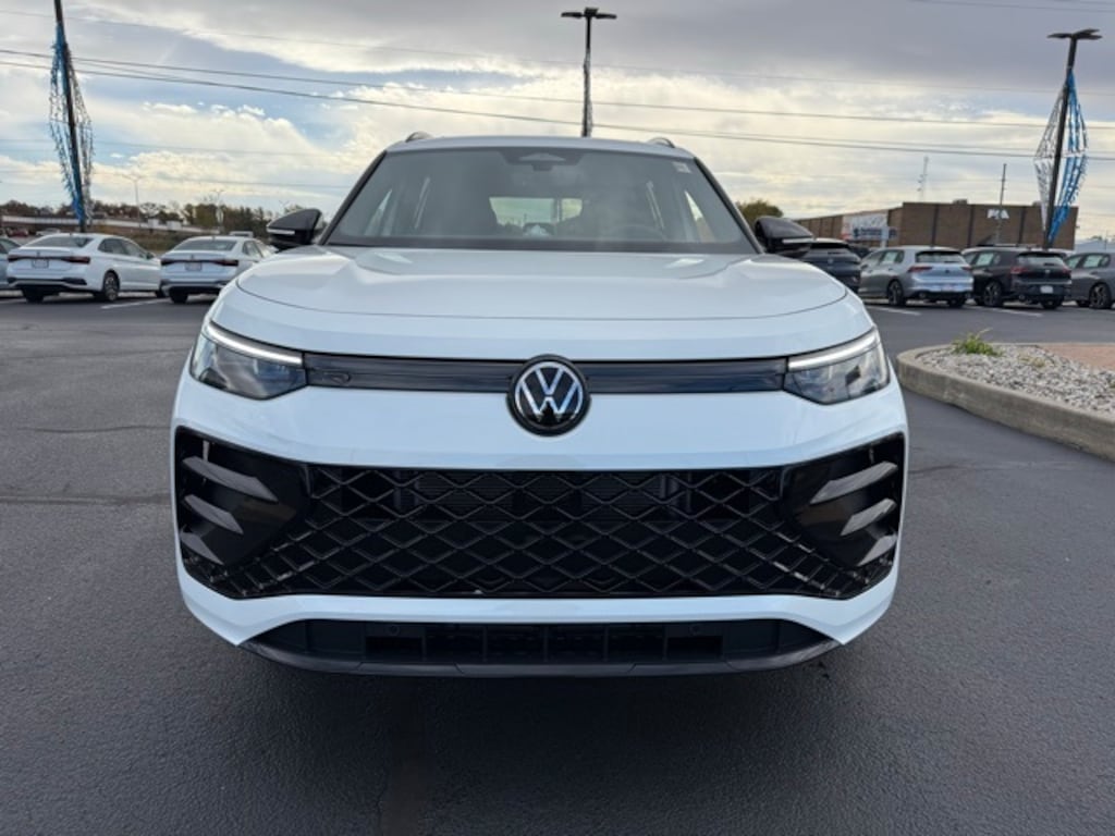 New 2026 Volkswagen Tiguan 2.0T SE R-Line Black SUV