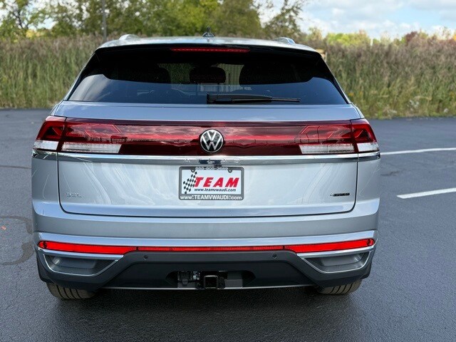 2026 Volkswagen Atlas Cross Sport SEL photo 4