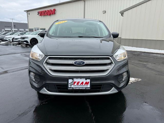 Used 2019 Ford Escape SE with VIN 1FMCU9GD2KUB30514 for sale in Merrillville, IN
