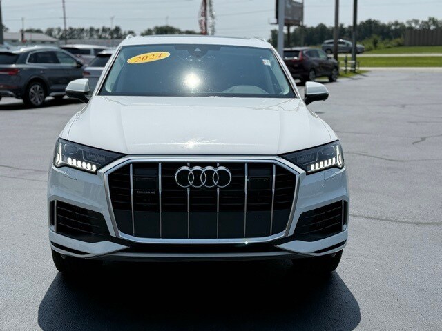 2024 Audi Q7 55 Premium Plus photo 2