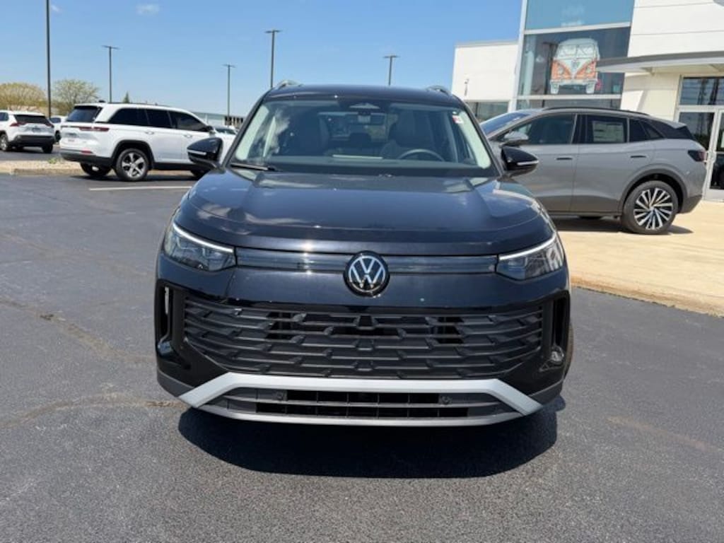 New 2026 Volkswagen Tiguan 2.0T SE SUV