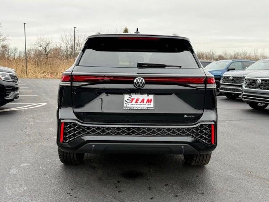 New 2026 Volkswagen Tiguan 2.0T SE R-Line Black SUV