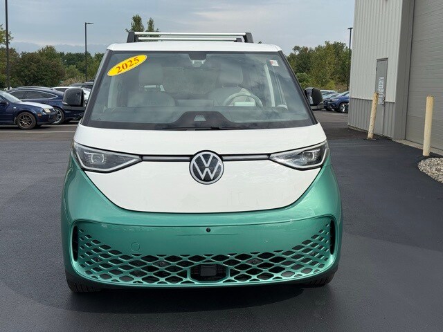 2025 Volkswagen ID. Buzz photo 2